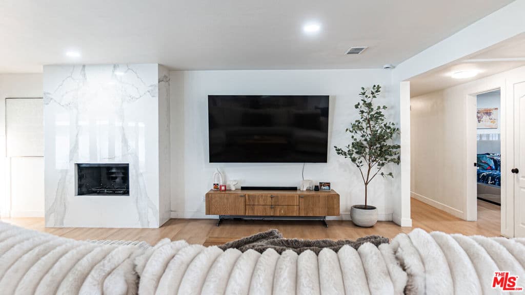 Home at 425 Fern Dell Place, Glendora — photo 11 of 12