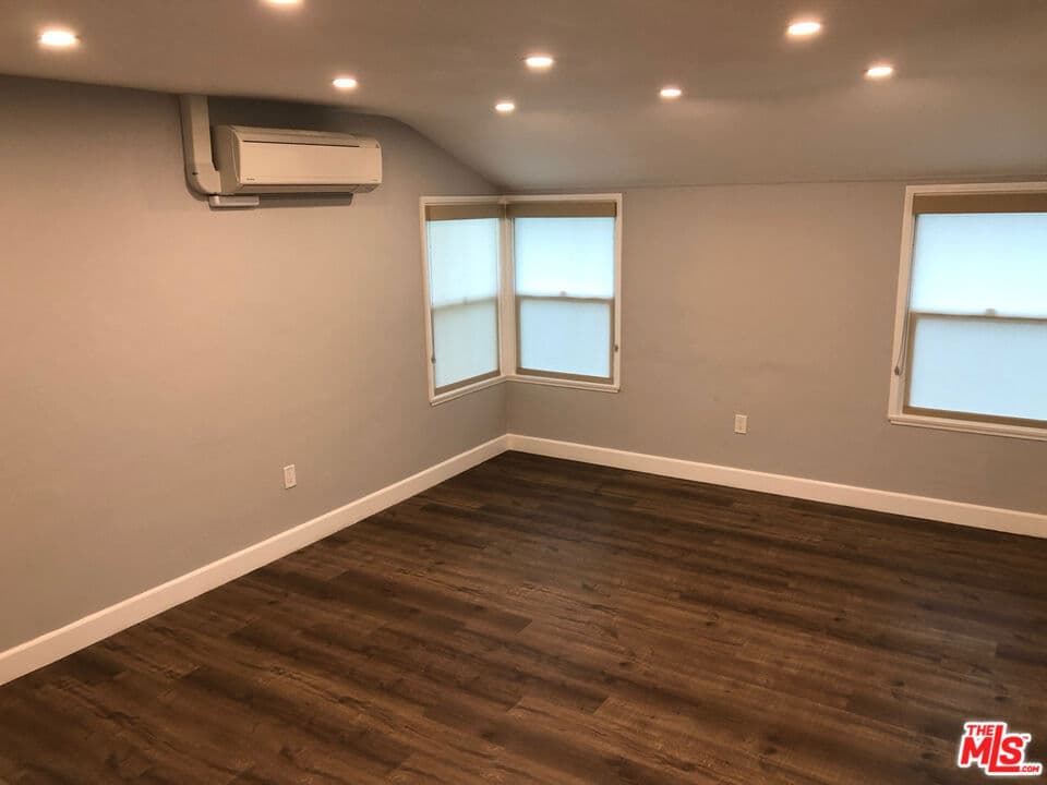 Home at 137 N Myrtle Avenue, Monrovia — photo 3 of 12