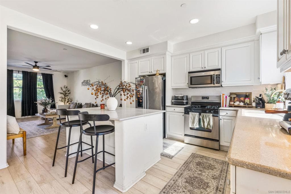 Condo at 545 N Chardonnay Drive, Covina — photo 9 of 12