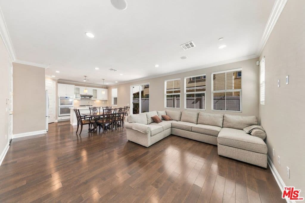 Home at 520 Smith Lane, West Covina — photo 12 of 12