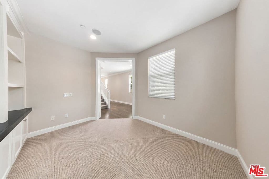 Home at 520 Smith Lane, West Covina — photo 10 of 12