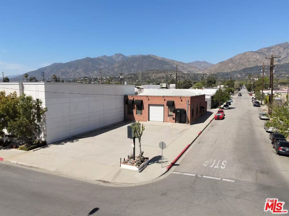 Home at 915 S Alta Vista Avenue, Monrovia — photo 1 of 12