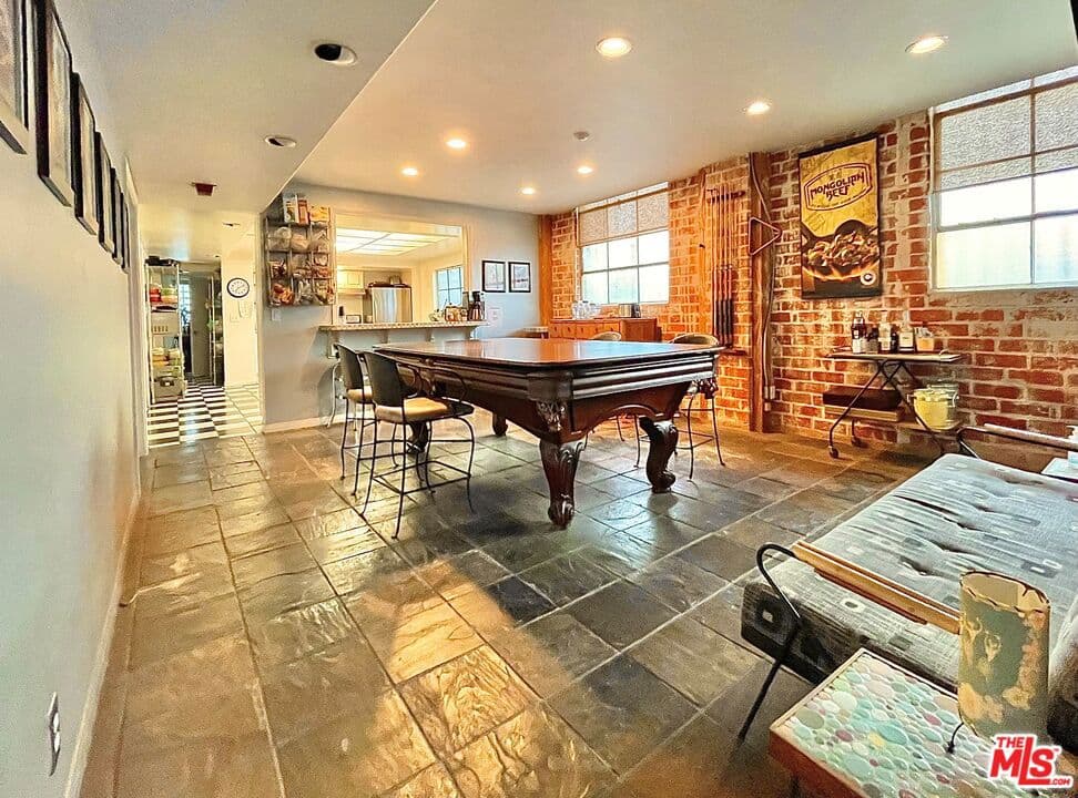 Home at 915 S Alta Vista Avenue, Monrovia — photo 8 of 12