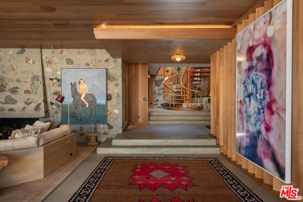 Home at 126 Summit Road, La Verne — photo 10 of 12
