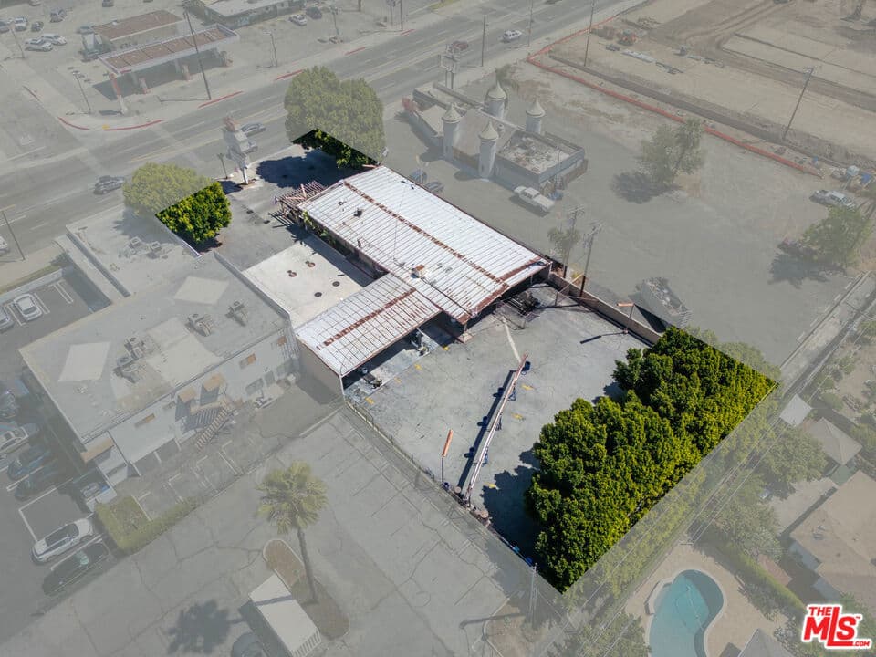 Home at 530 E Foothill Boulevard, Pomona — photo 4 of 12
