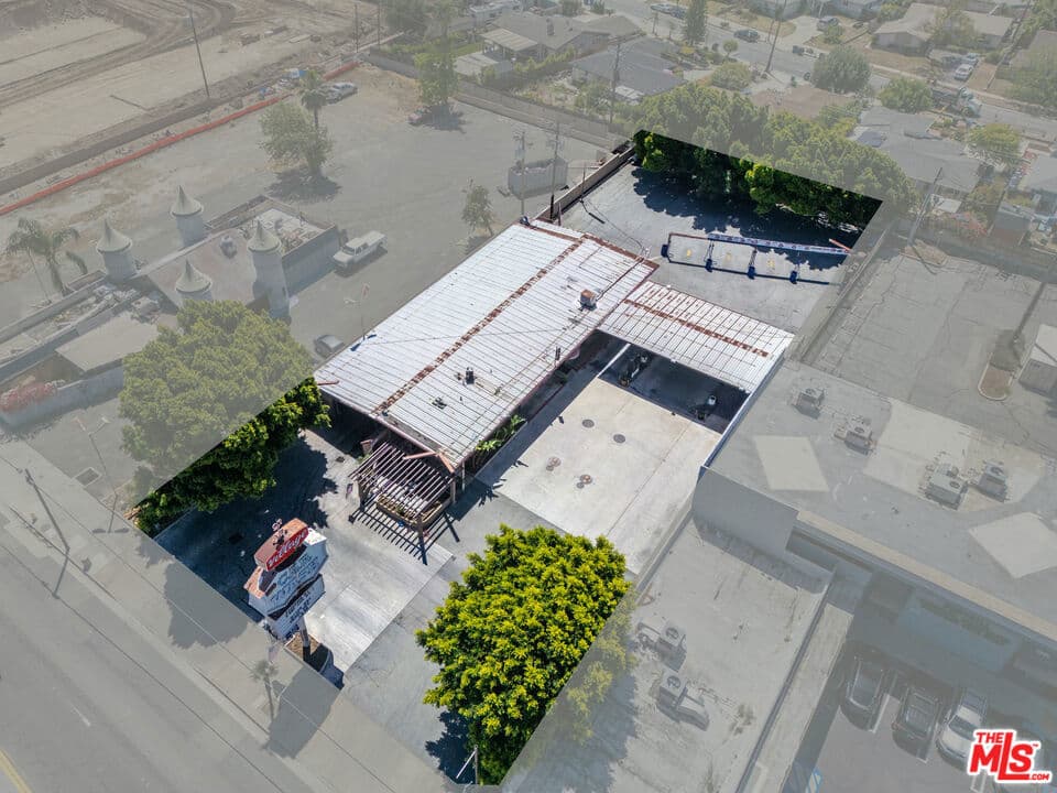 Home at 530 E Foothill Boulevard, Pomona — photo 5 of 12
