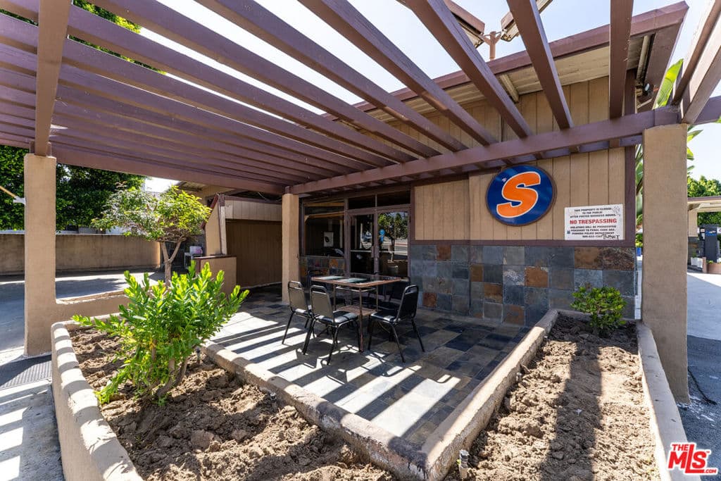 Home at 530 E Foothill Boulevard, Pomona — photo 9 of 12