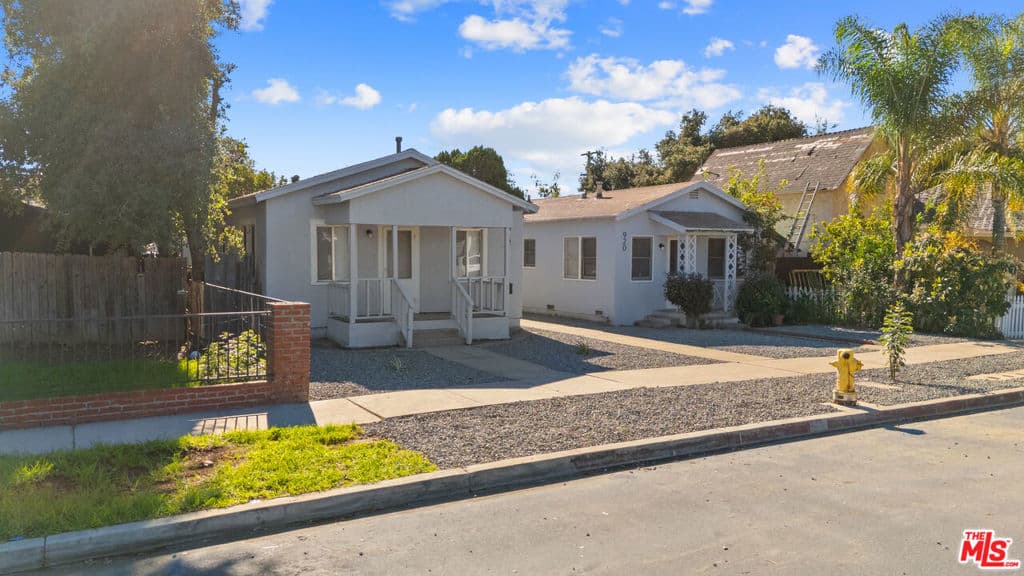 Home at 912 W 3rd Street, Pomona — photo 2 of 11