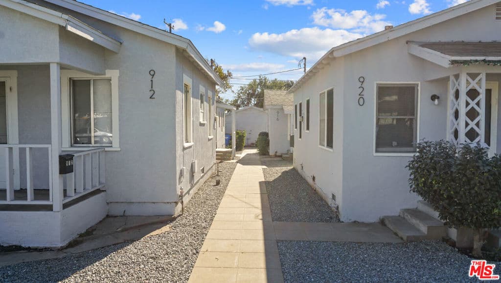 Home at 912 W 3rd Street, Pomona — photo 4 of 11