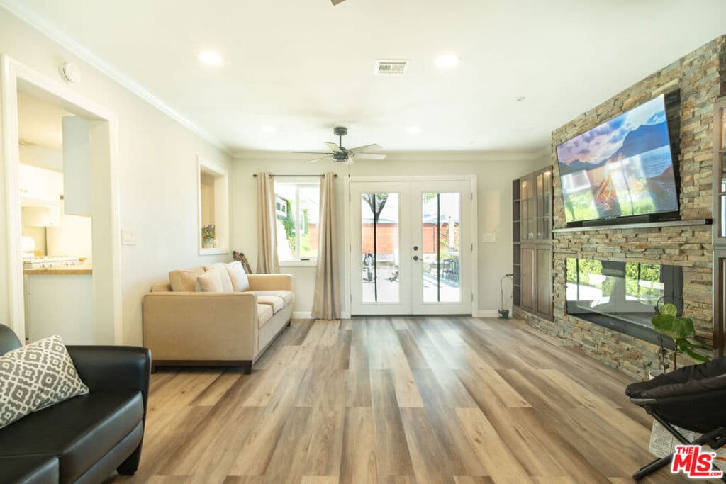 Home at 304 S Cataract Avenue, San Dimas — photo 5 of 12