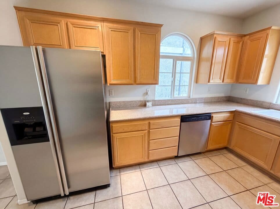 Home at 1242 Heritage Way, Covina — photo 8 of 12