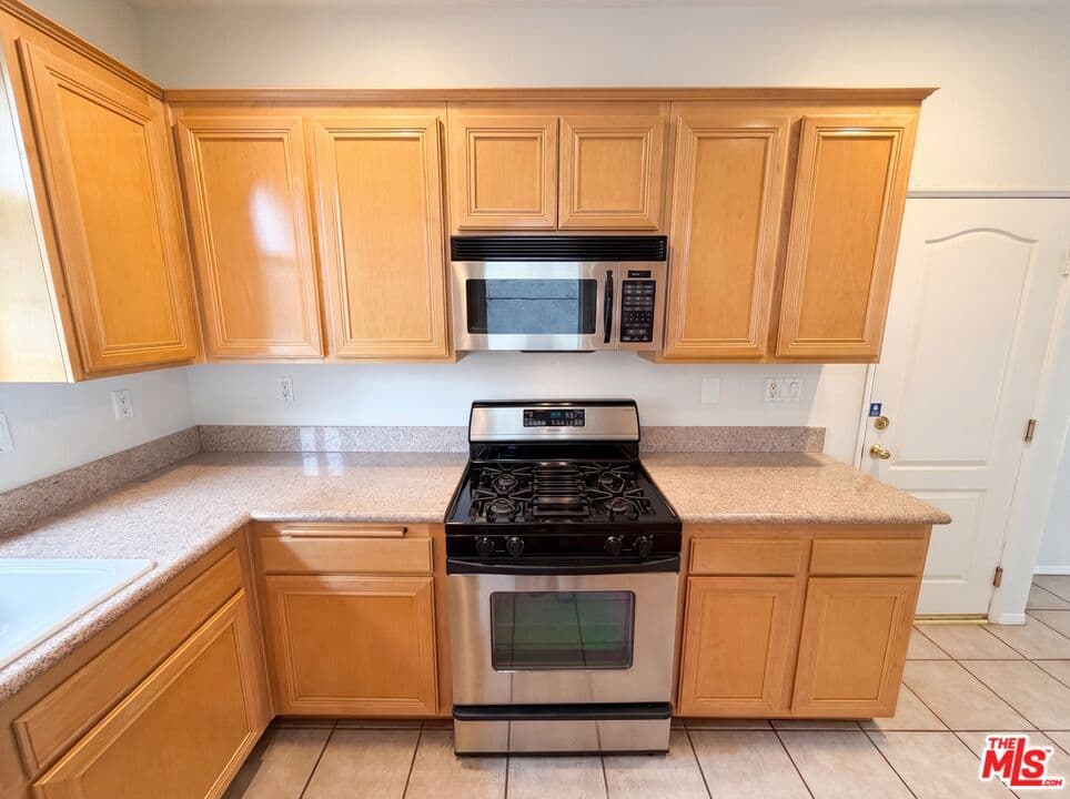 Home at 1242 Heritage Way, Covina — photo 9 of 12