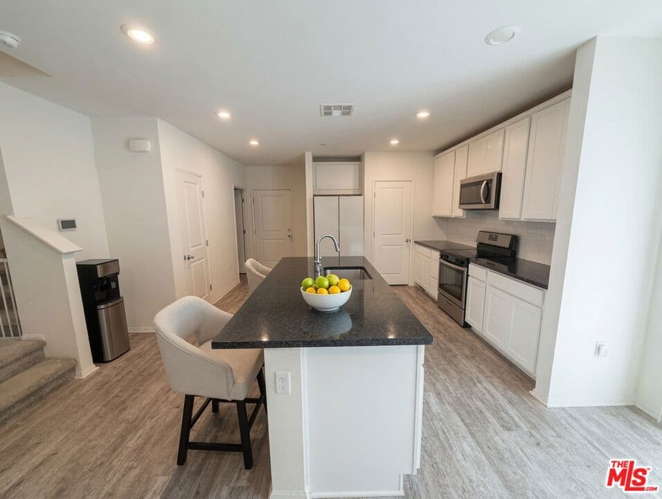 Condo at 1019 Hudson Lane, West Covina — photo 5 of 12