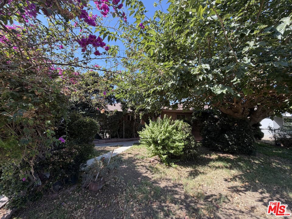 Home at 17235 E Newburgh Street, Azusa — photo 3 of 5