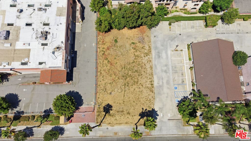 Home at 1447 S Garey Ave, Pomona — photo 5 of 5