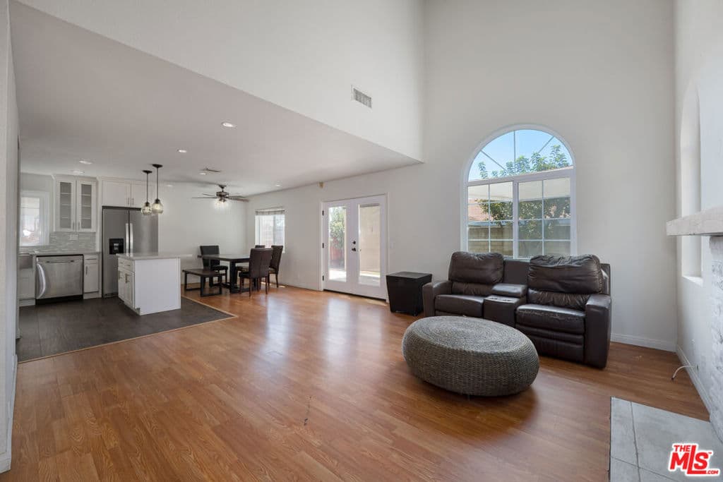 Condo at 1319 Heather Lane, Duarte — photo 3 of 12
