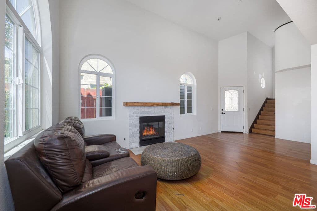 Condo at 1319 Heather Lane, Duarte — photo 4 of 12