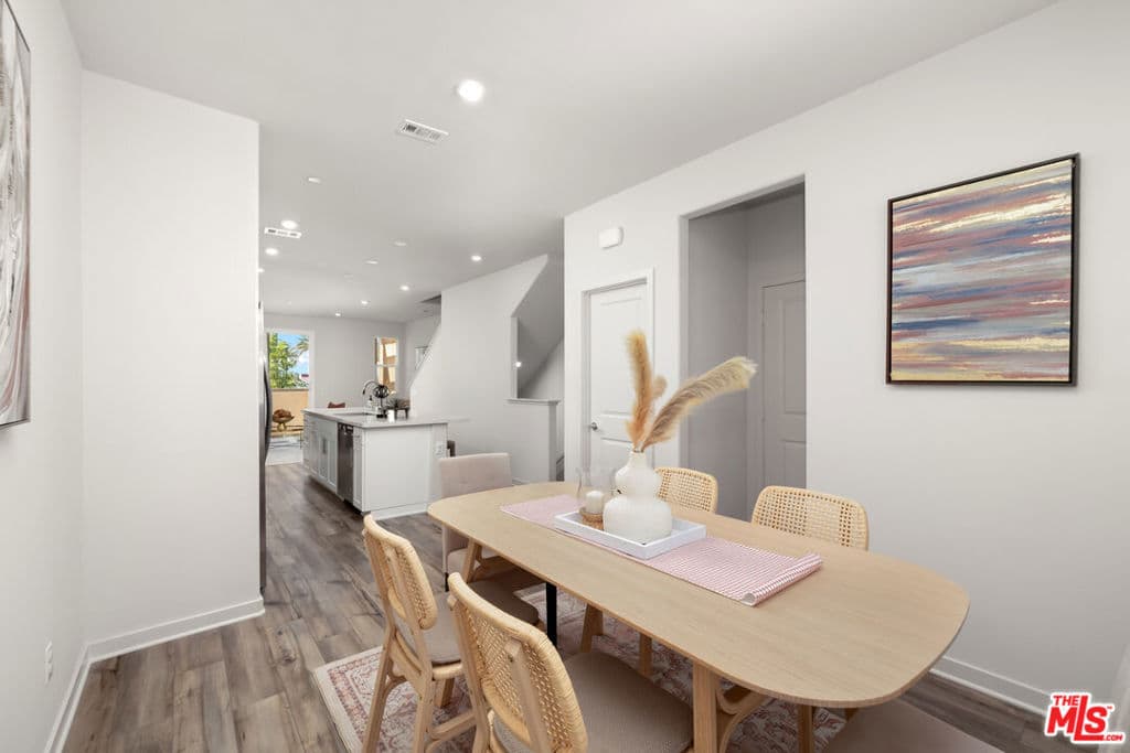 Townhouse at 126 Dove Lndg, Covina — photo 10 of 12