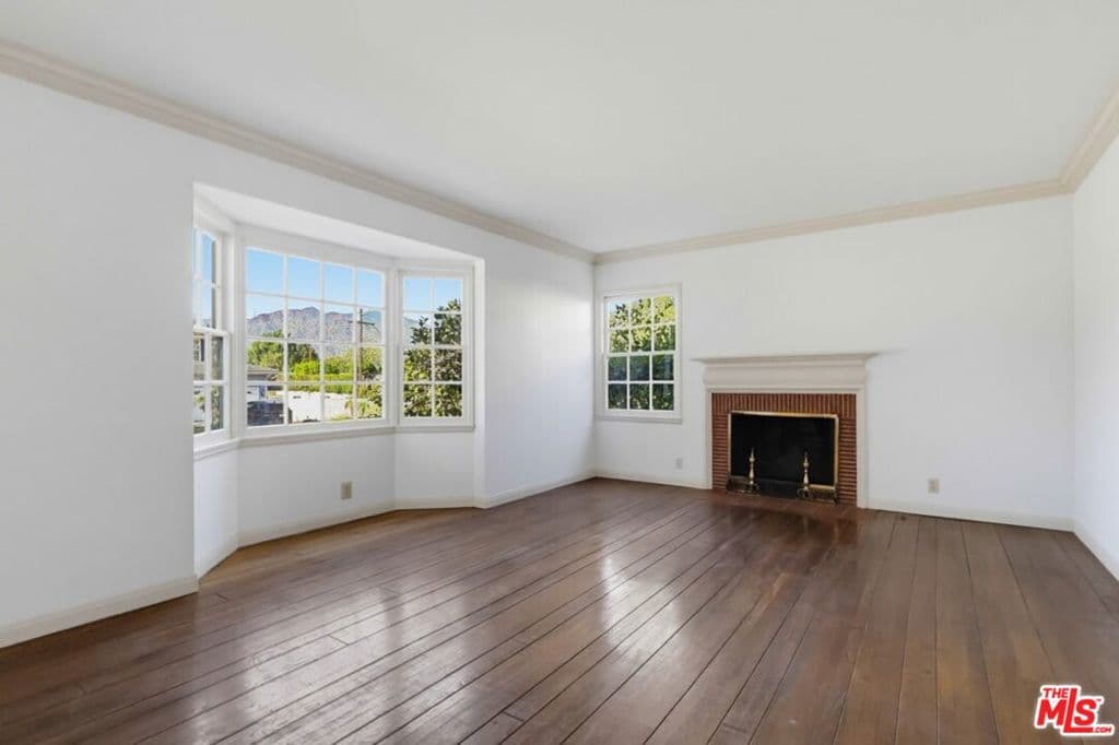 Home at 846 Victoria Drive, Arcadia — photo 4 of 12