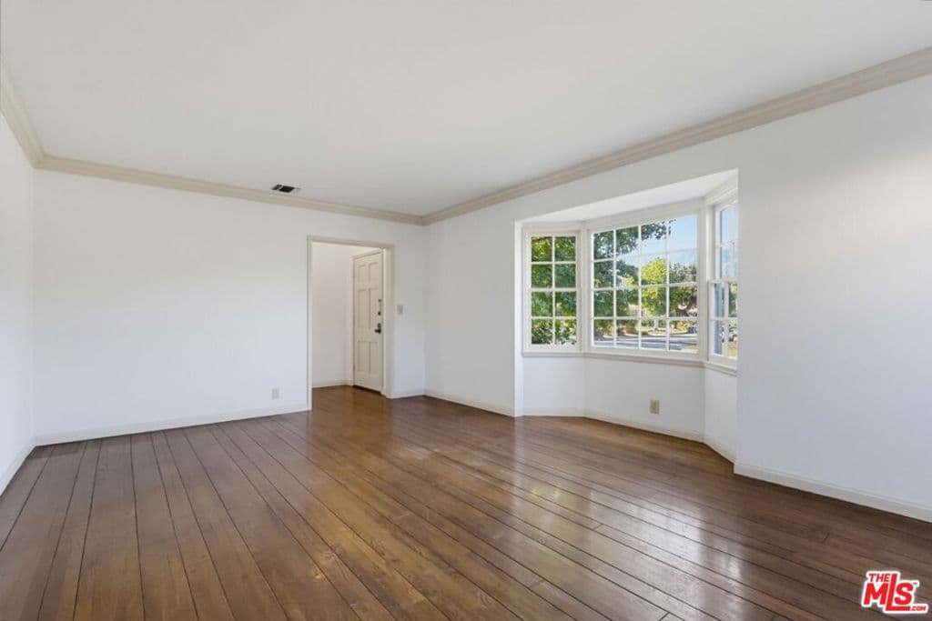 Home at 846 Victoria Drive, Arcadia — photo 6 of 12