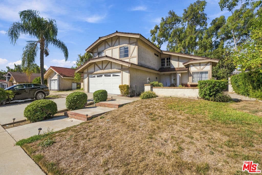 Home at 21 Country Wood Drive, Pomona — photo 2 of 12