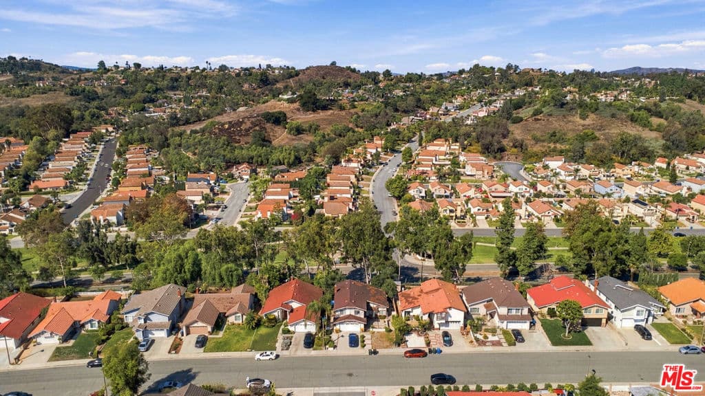 Home at 21 Country Wood Drive, Pomona — photo 11 of 12