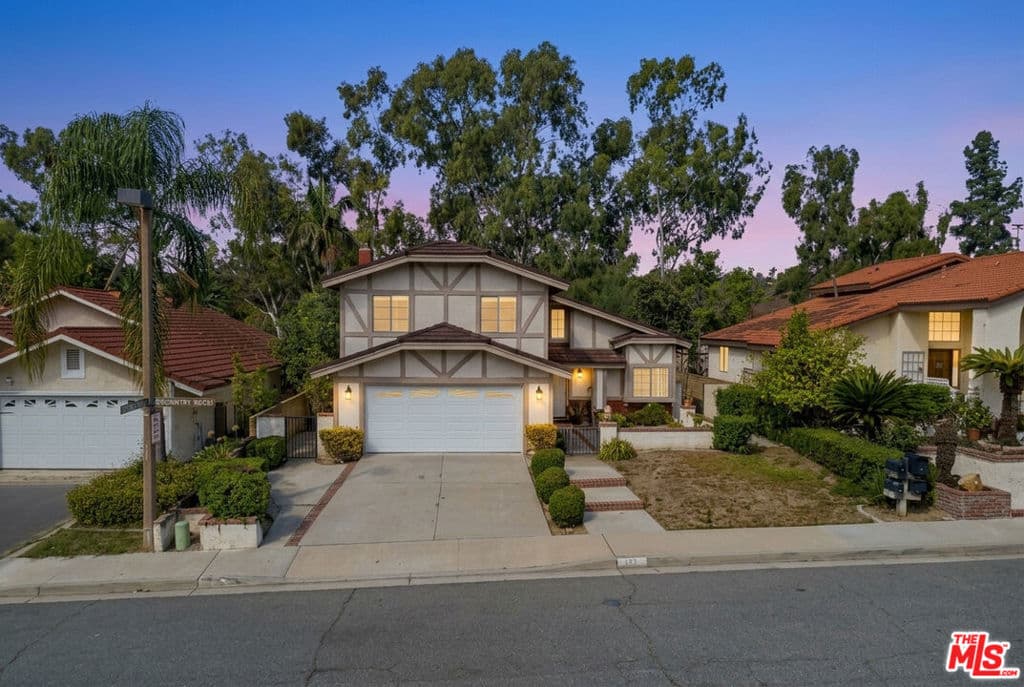 Home at 21 Country Wood Drive, Pomona — photo 6 of 12