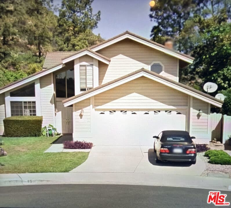 Home at 15 Trail Ridge Circle, Pomona — photo 1 of 1