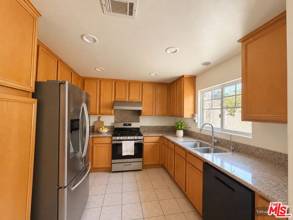 Home at 11049 Basye Street, El Monte — photo 6 of 12