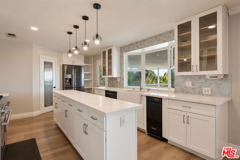 Home at 1006 W Milton Drive, Glendora — photo 11 of 12
