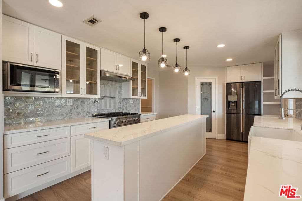 Home at 1006 W Milton Drive, Glendora — photo 10 of 12