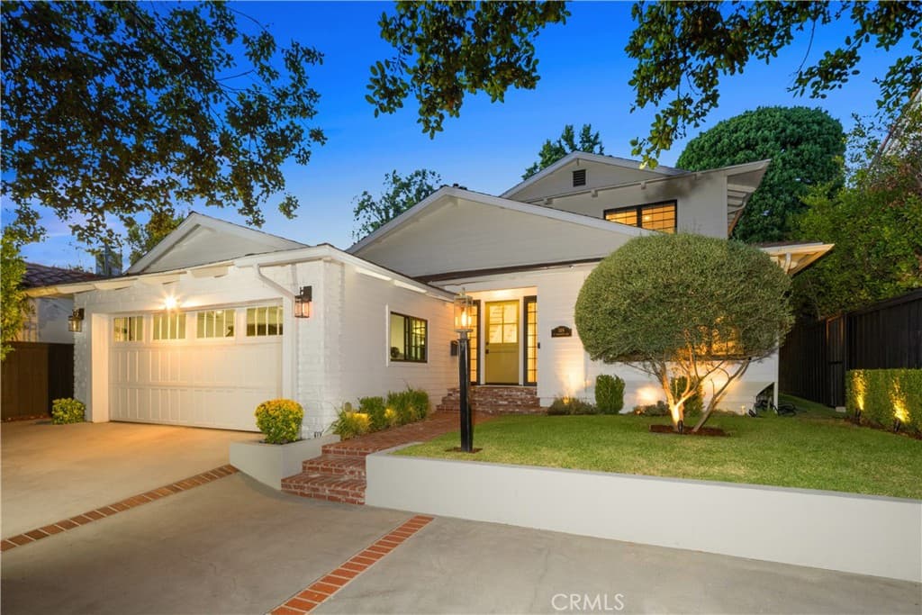 Home at 589 W Grandview Avenue, Sierra Madre — photo 2 of 2