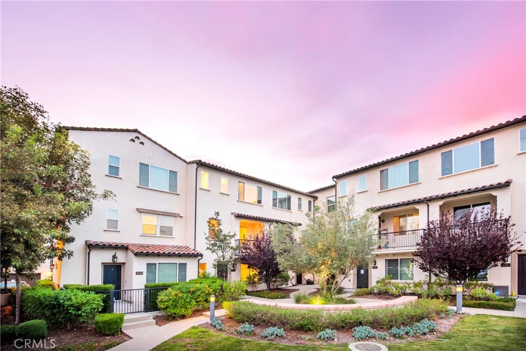 Condo at 3375 Lynd Avenue, Arcadia — photo 3 of 12