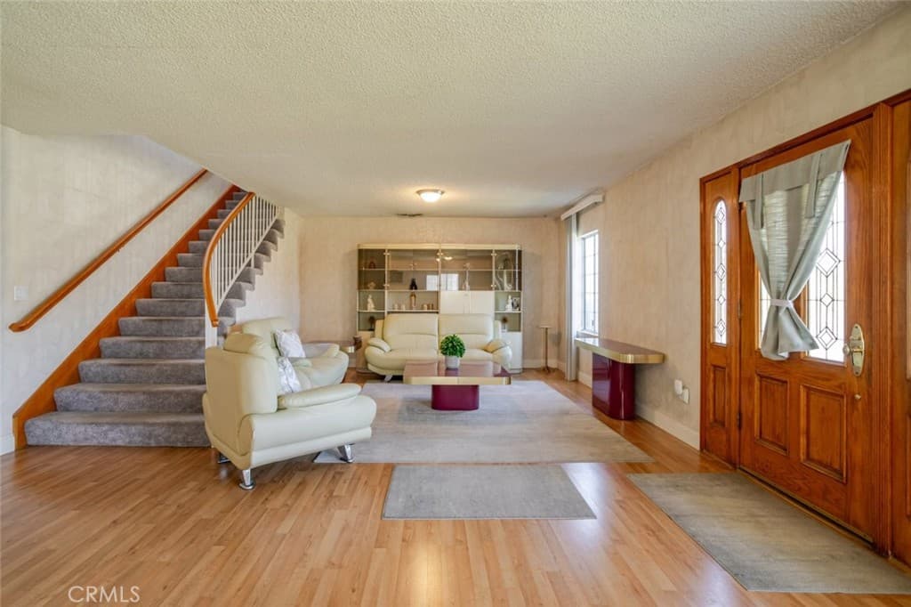 Home at 4040 Lynd Avenue, Arcadia — photo 4 of 12