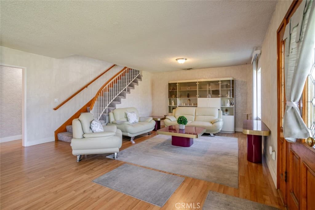 Home at 4040 Lynd Avenue, Arcadia — photo 5 of 12