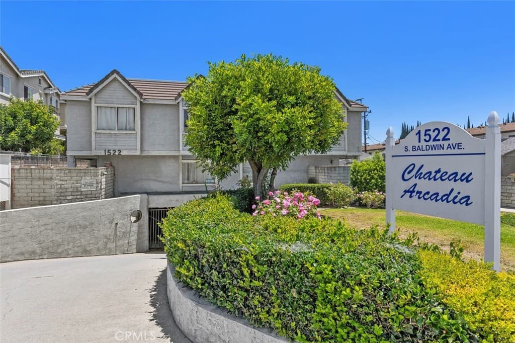 Condo at 1522 S Baldwin Avenue 10, Arcadia — photo 3 of 12