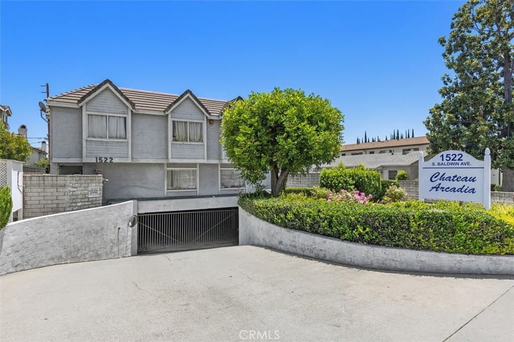 Condo at 1522 S Baldwin Avenue 10, Arcadia — photo 4 of 12