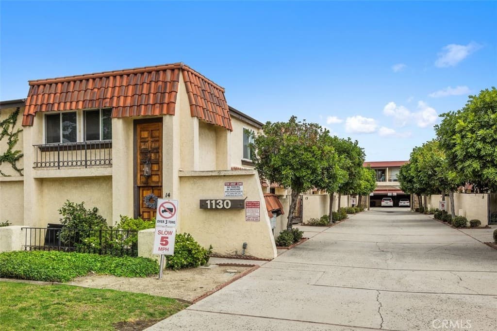 Condo at 1130 W Huntington Drive 8, Arcadia — photo 2 of 12