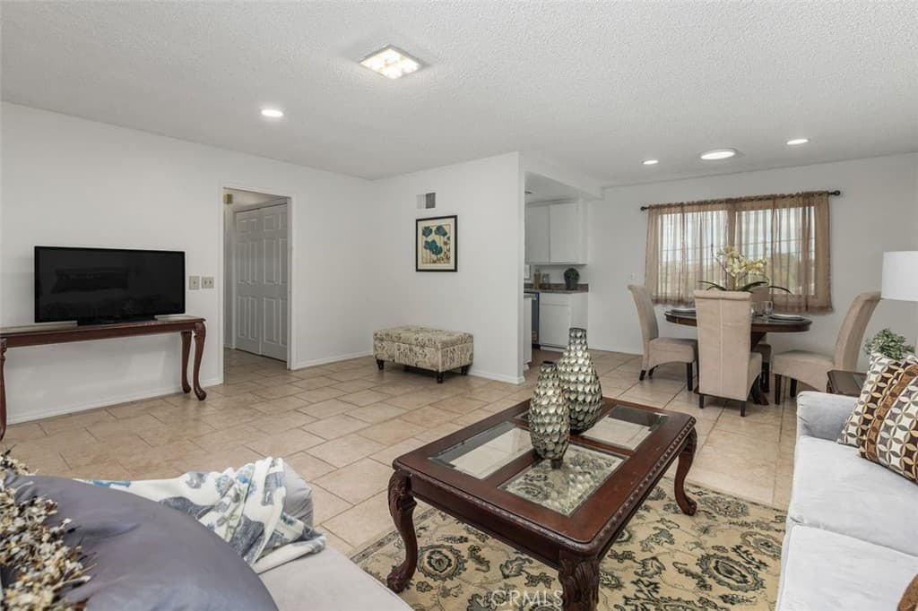Condo at 1130 W Huntington Drive 8, Arcadia — photo 11 of 12