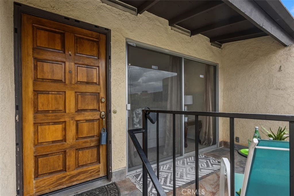 Condo at 1130 W Huntington Drive 8, Arcadia — photo 5 of 12