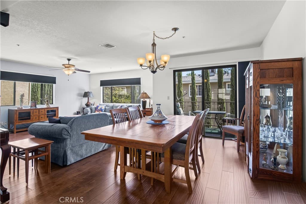 Townhouse at 42 Esperanza Avenue, Sierra Madre — photo 11 of 12