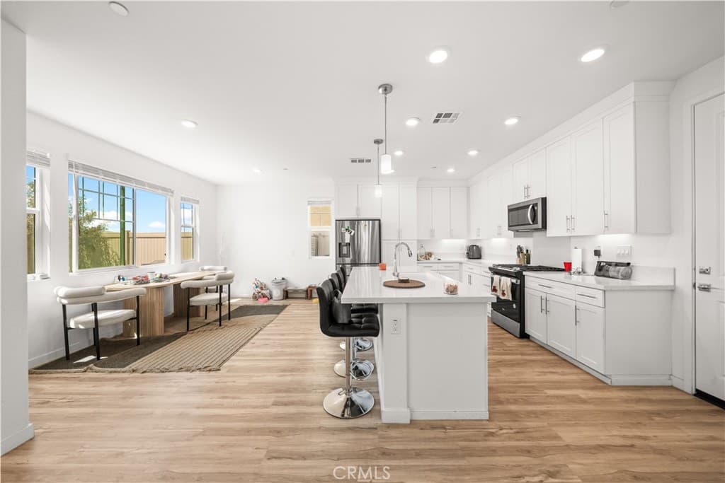 Home at 2860 Sapphire Road, La Verne — photo 8 of 12