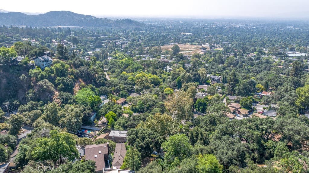 Home at 487 Woodland, Sierra Madre — photo 2 of 4