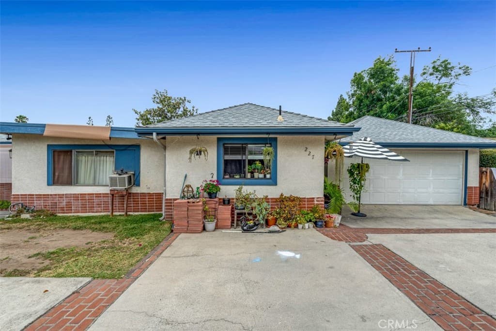 Multi-Family at 223 Montana, Monrovia — photo 4 of 12