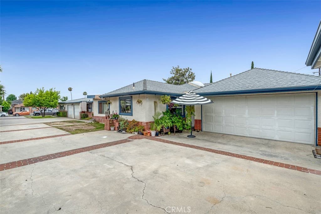 Multi-Family at 223 Montana, Monrovia — photo 5 of 12
