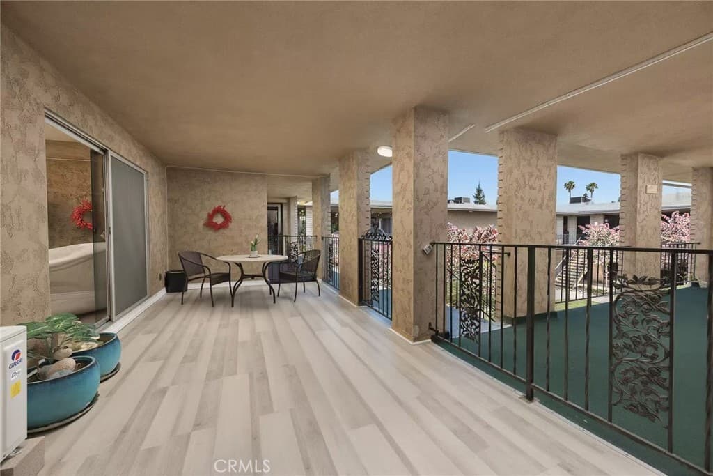 Condo at 630 W Huntington Drive 216, Arcadia — photo 5 of 12