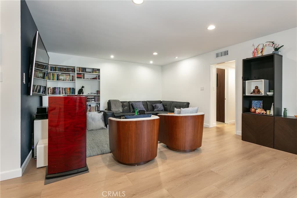 Condo at 530 Fairview 14, Arcadia — photo 9 of 12