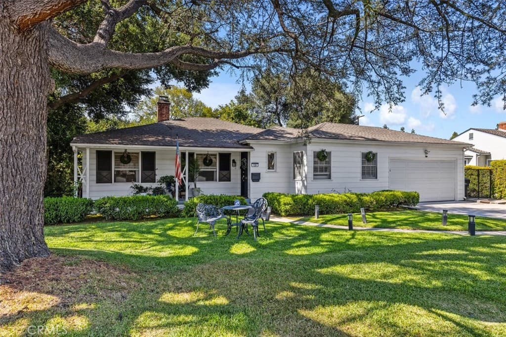 Home at 126 W Floral Avenue, Arcadia — photo 5 of 12