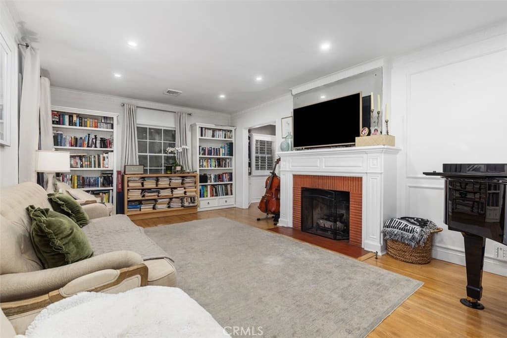 Home at 126 W Floral Avenue, Arcadia — photo 10 of 12