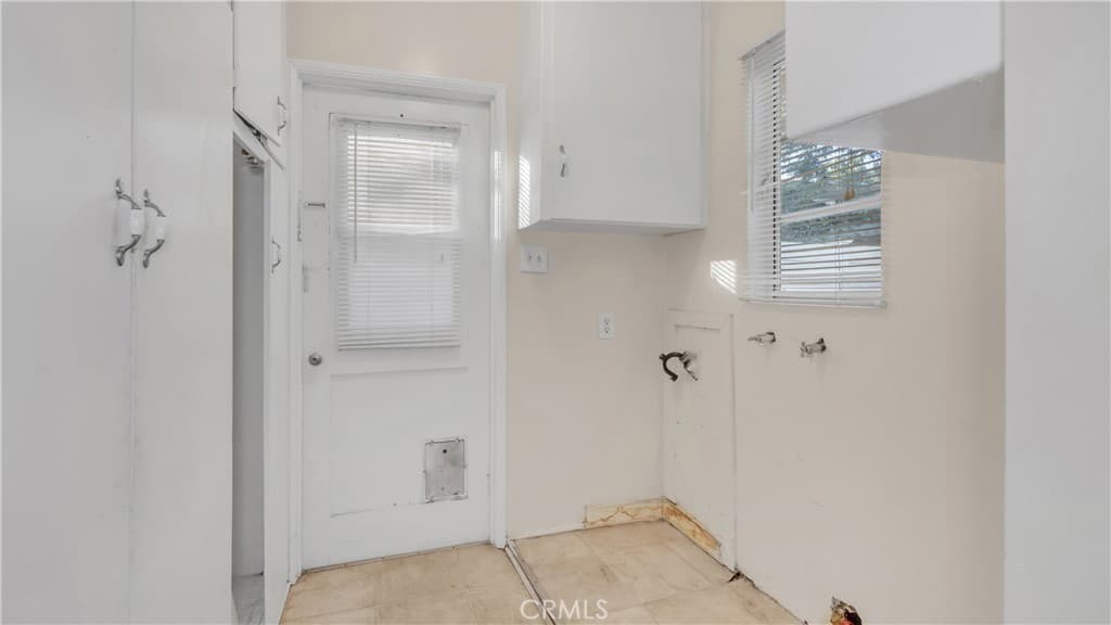 Home at 154 S Lima Street, Sierra Madre — photo 11 of 12